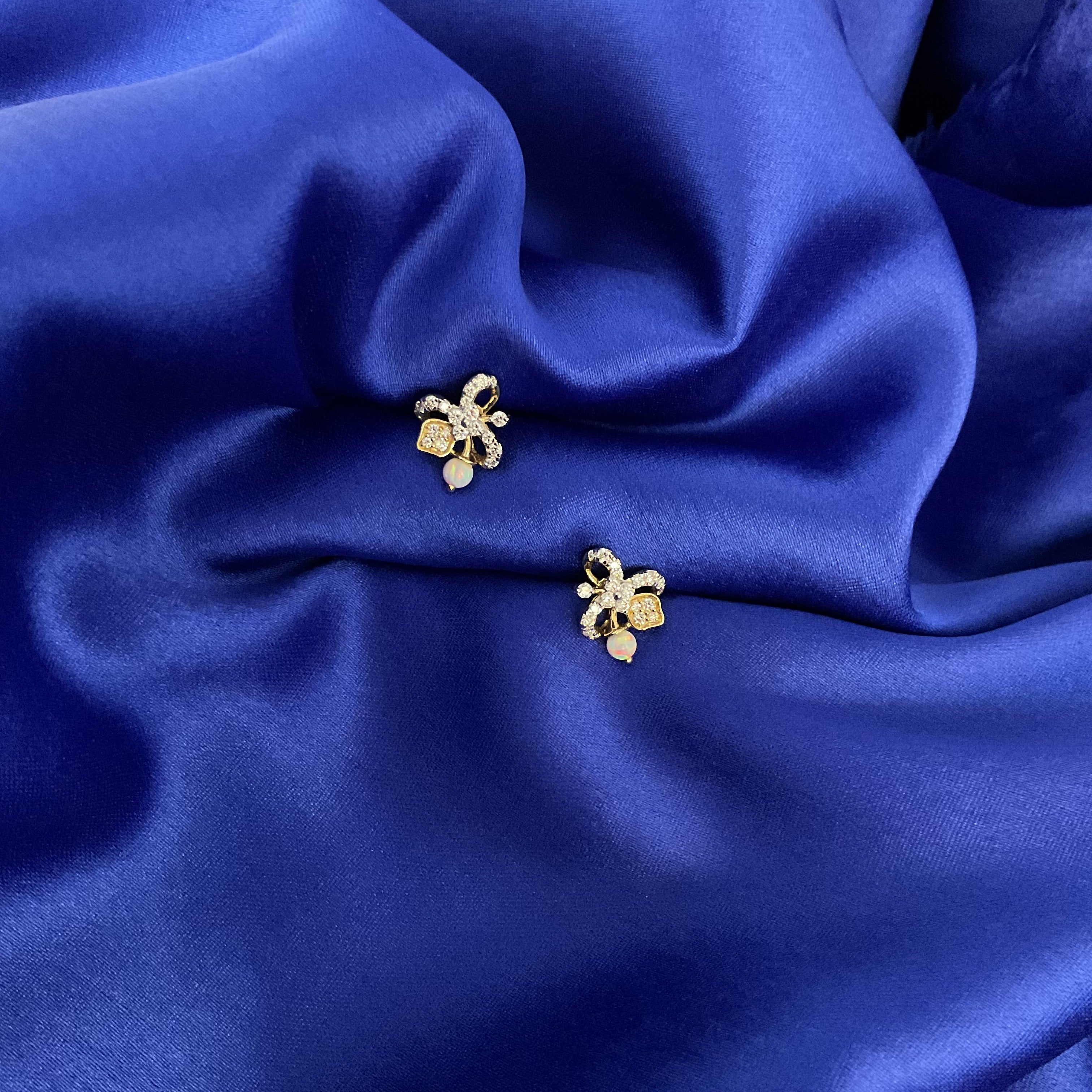 Lilly Pearl Studs