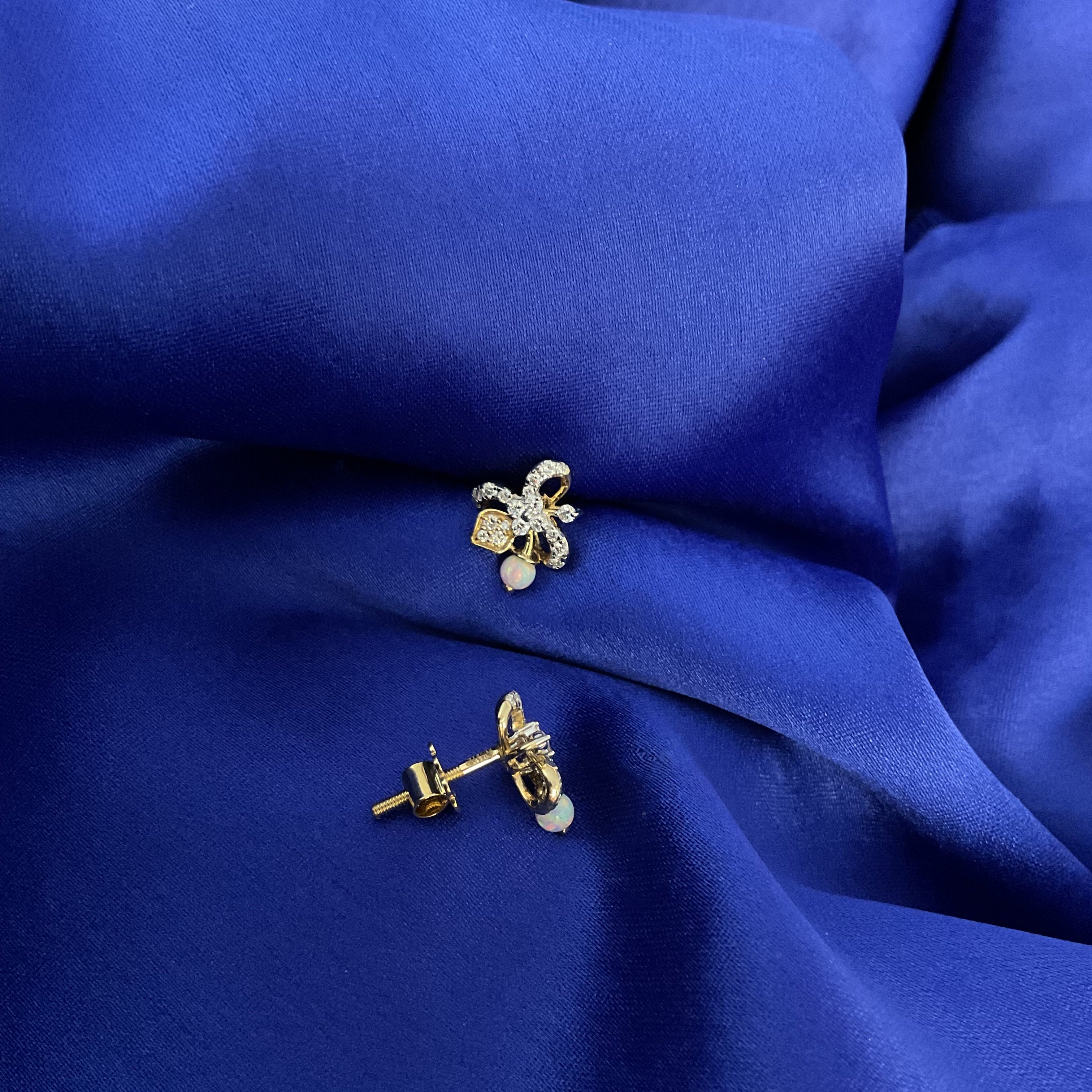 Lilly Pearl Studs