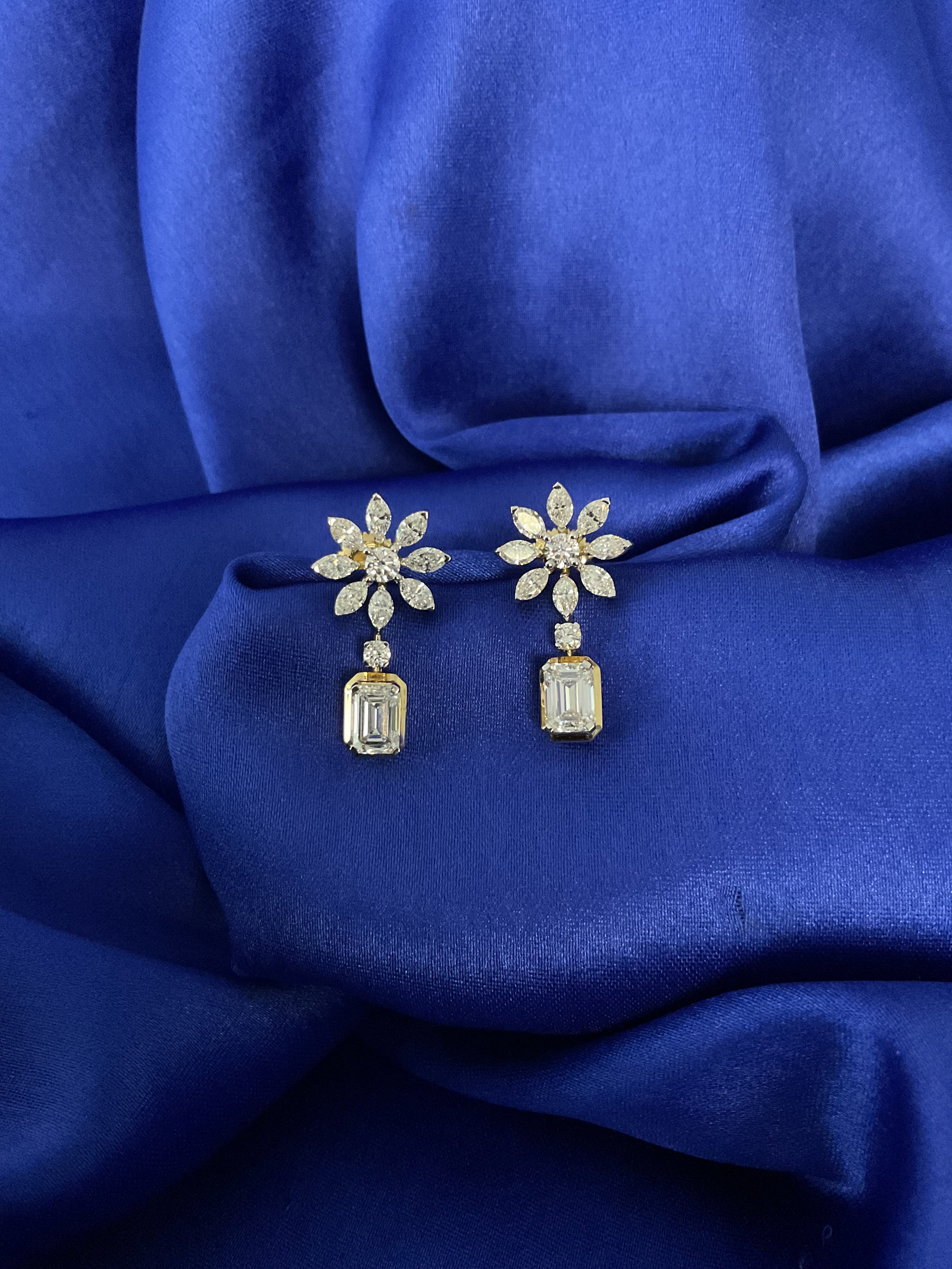 Flower Solitaire hangs