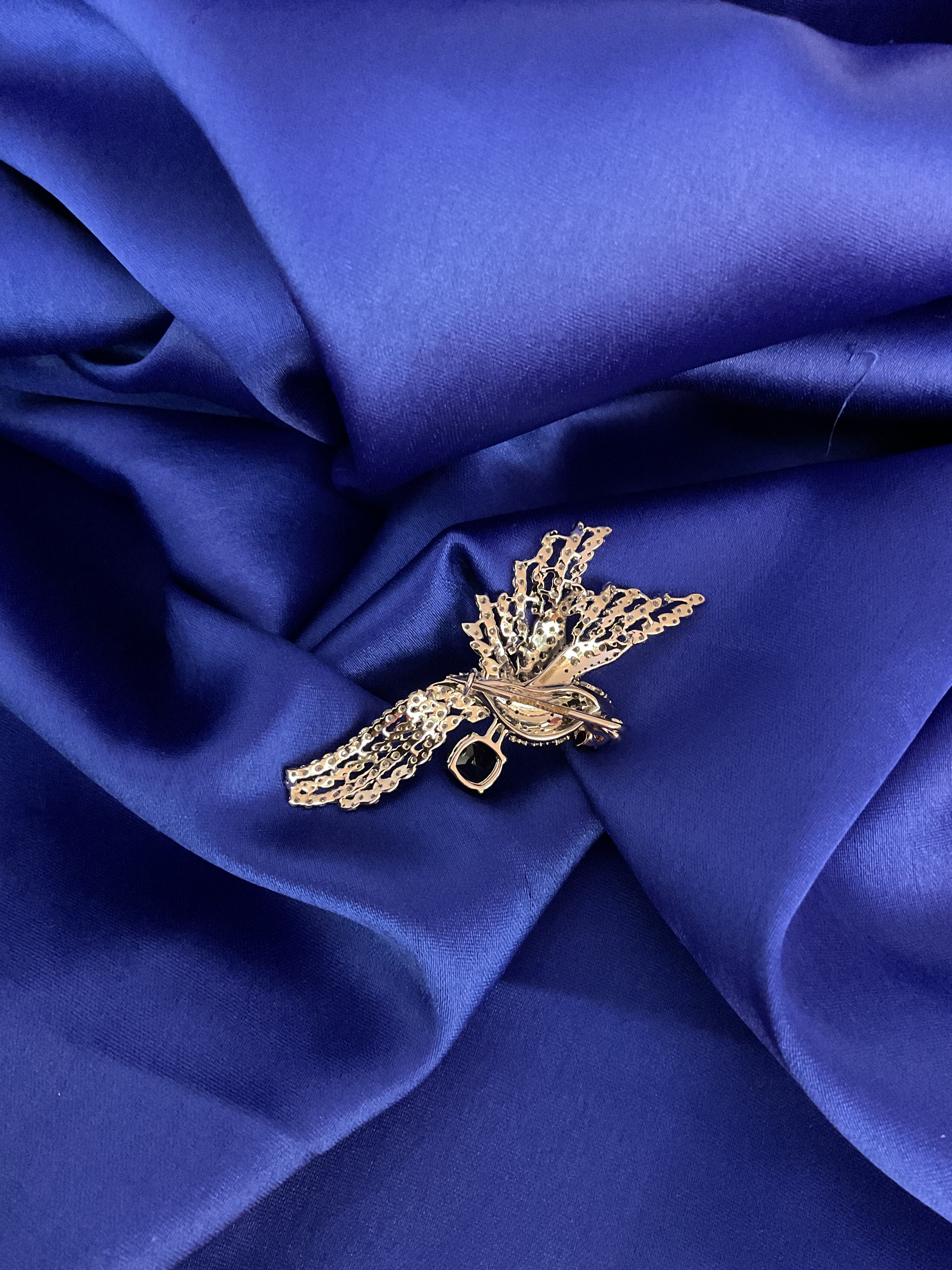 Fly High-Brooch