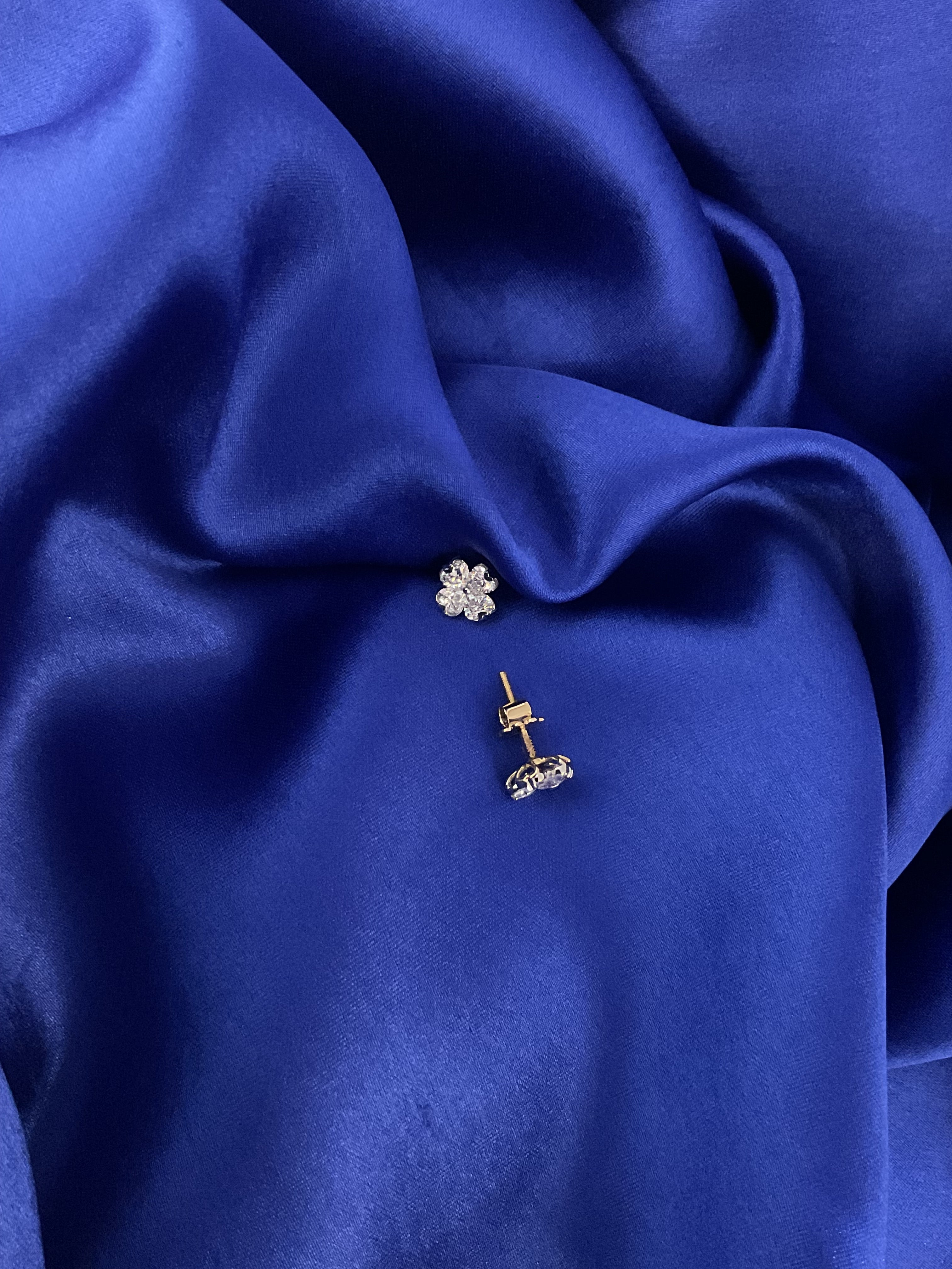 Heart solitaire Flower