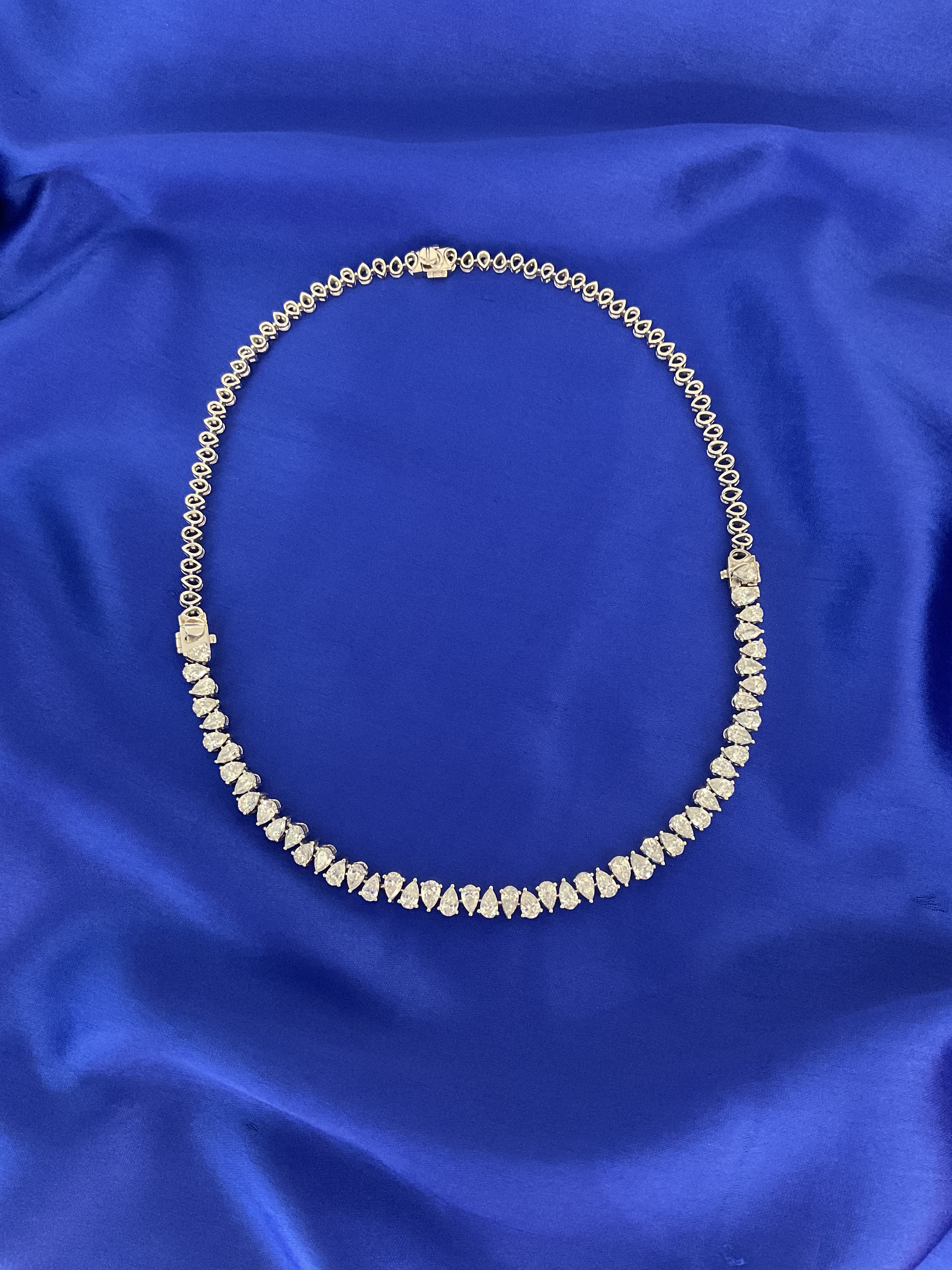 Lumière Solitaire Necklace cum Bracelet