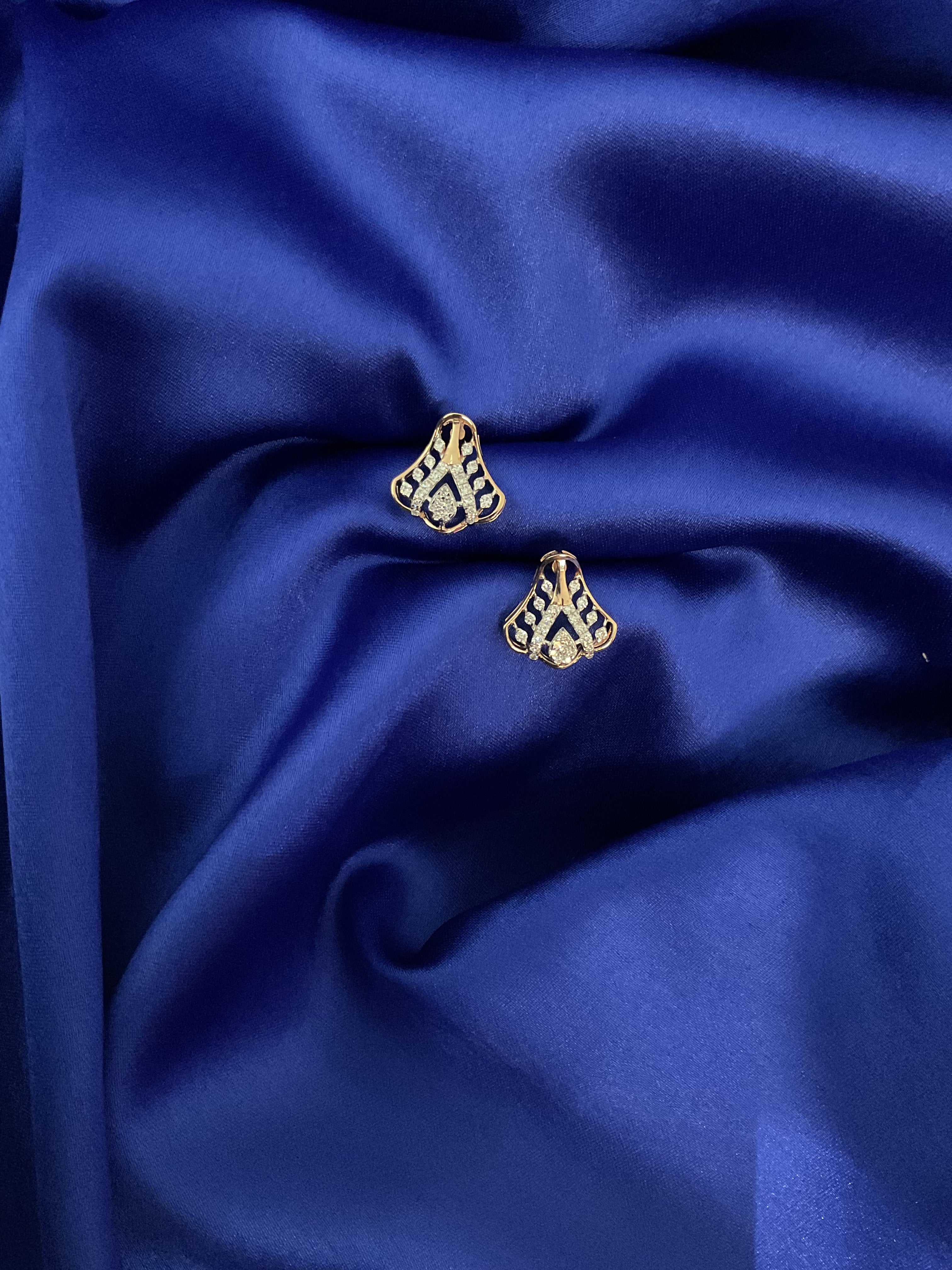 Ornapera Studs