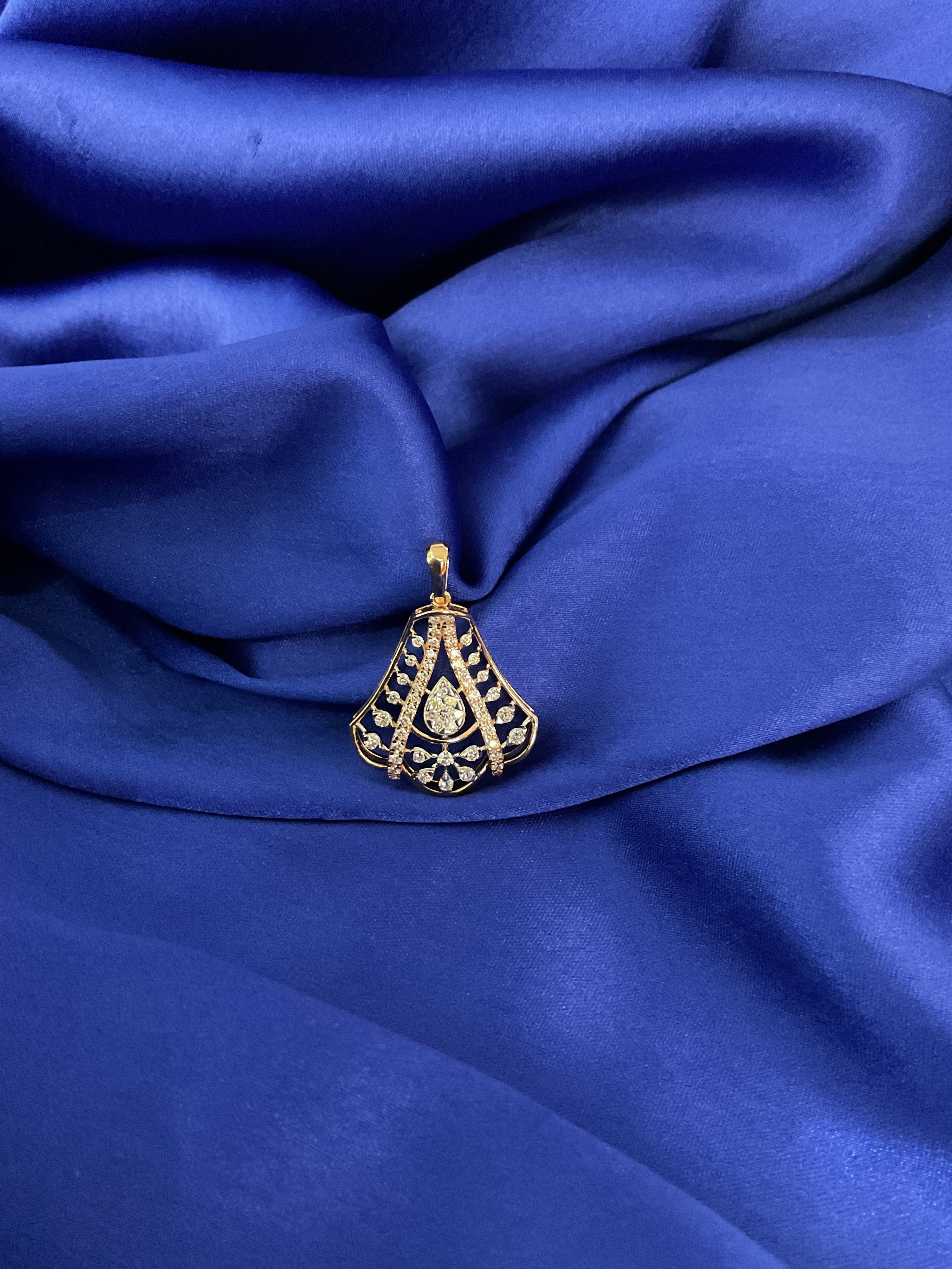 Ornapéra Pendant