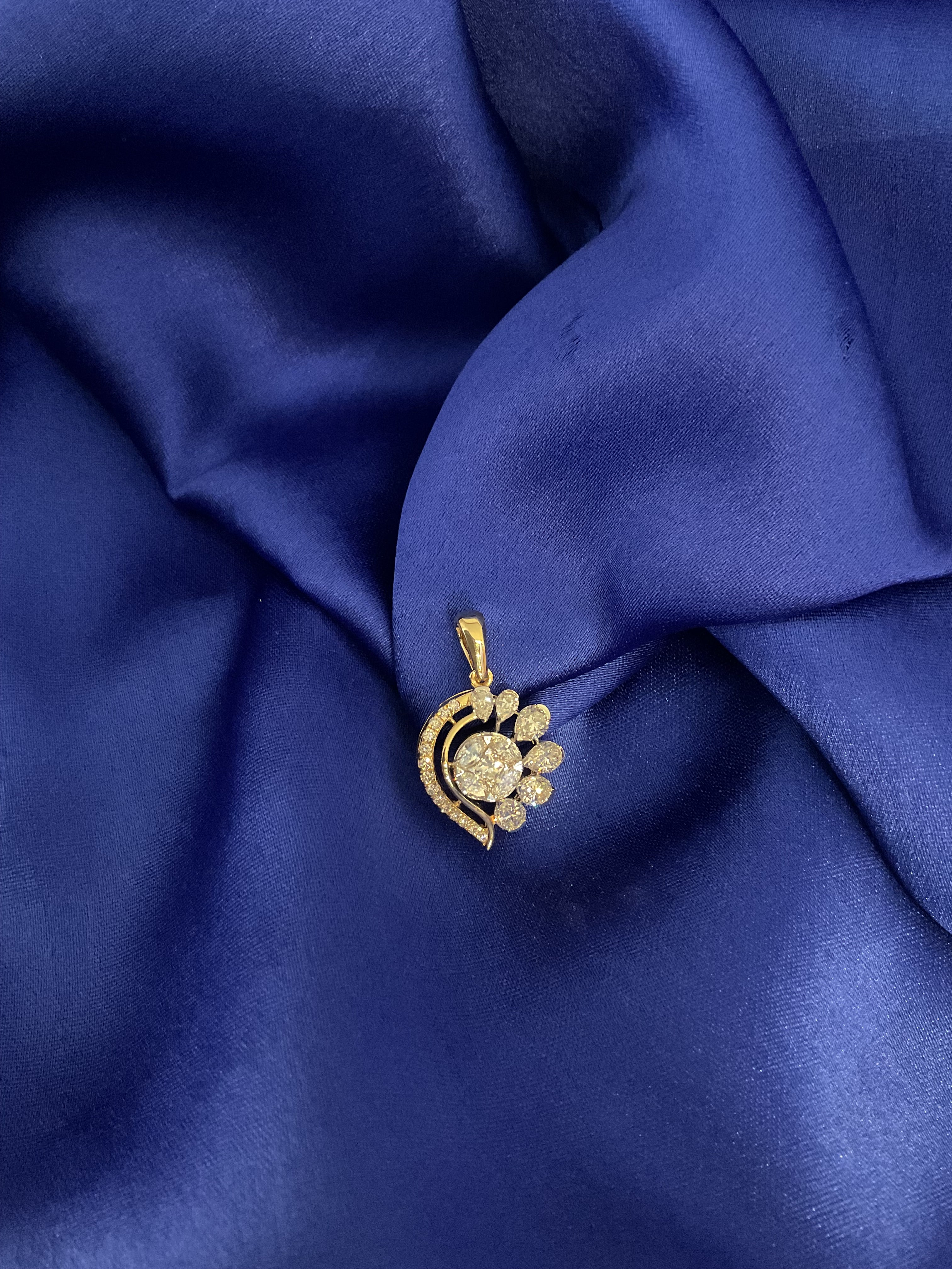 Sankham Pendant
