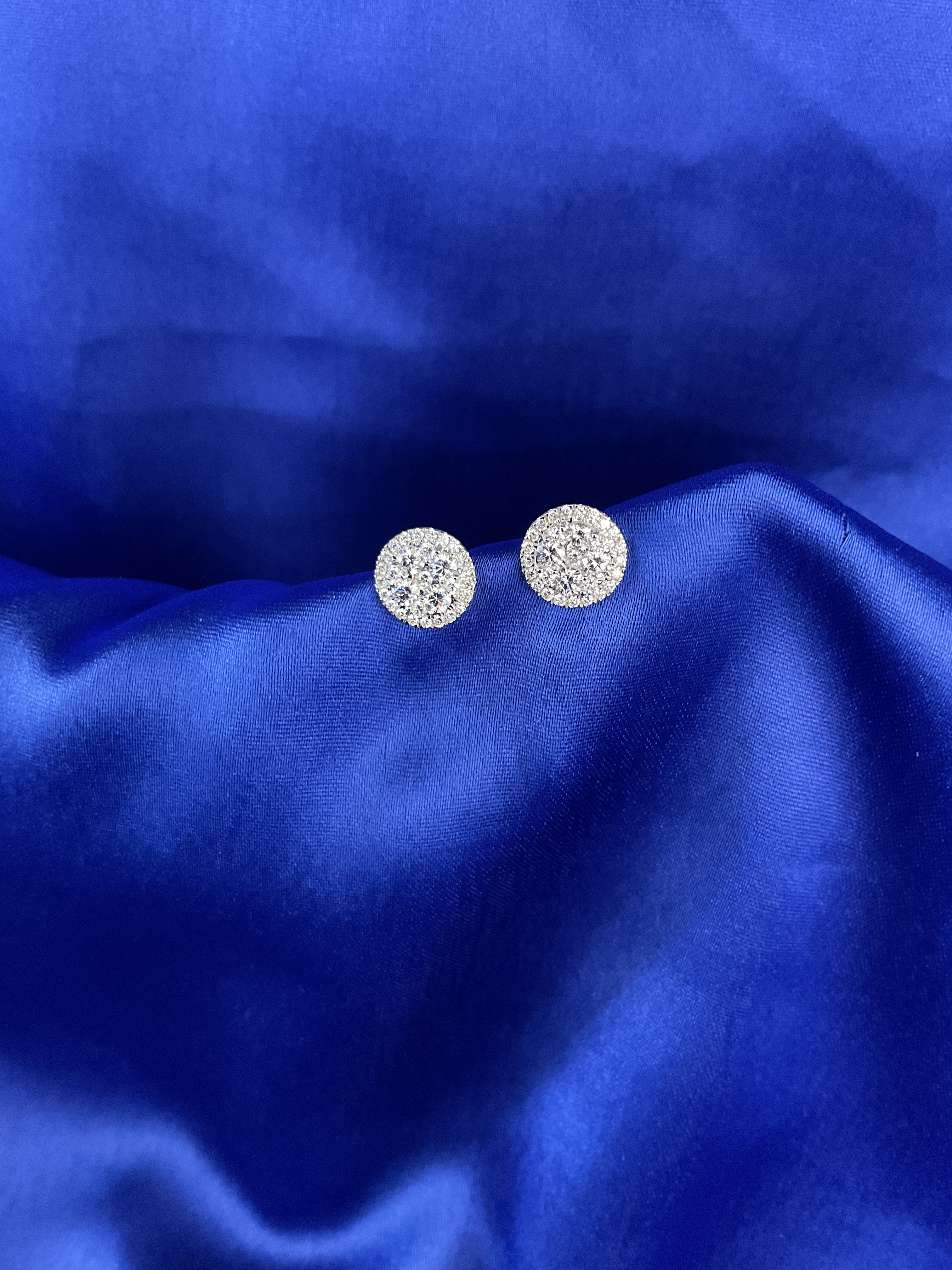 Snow Round Studs