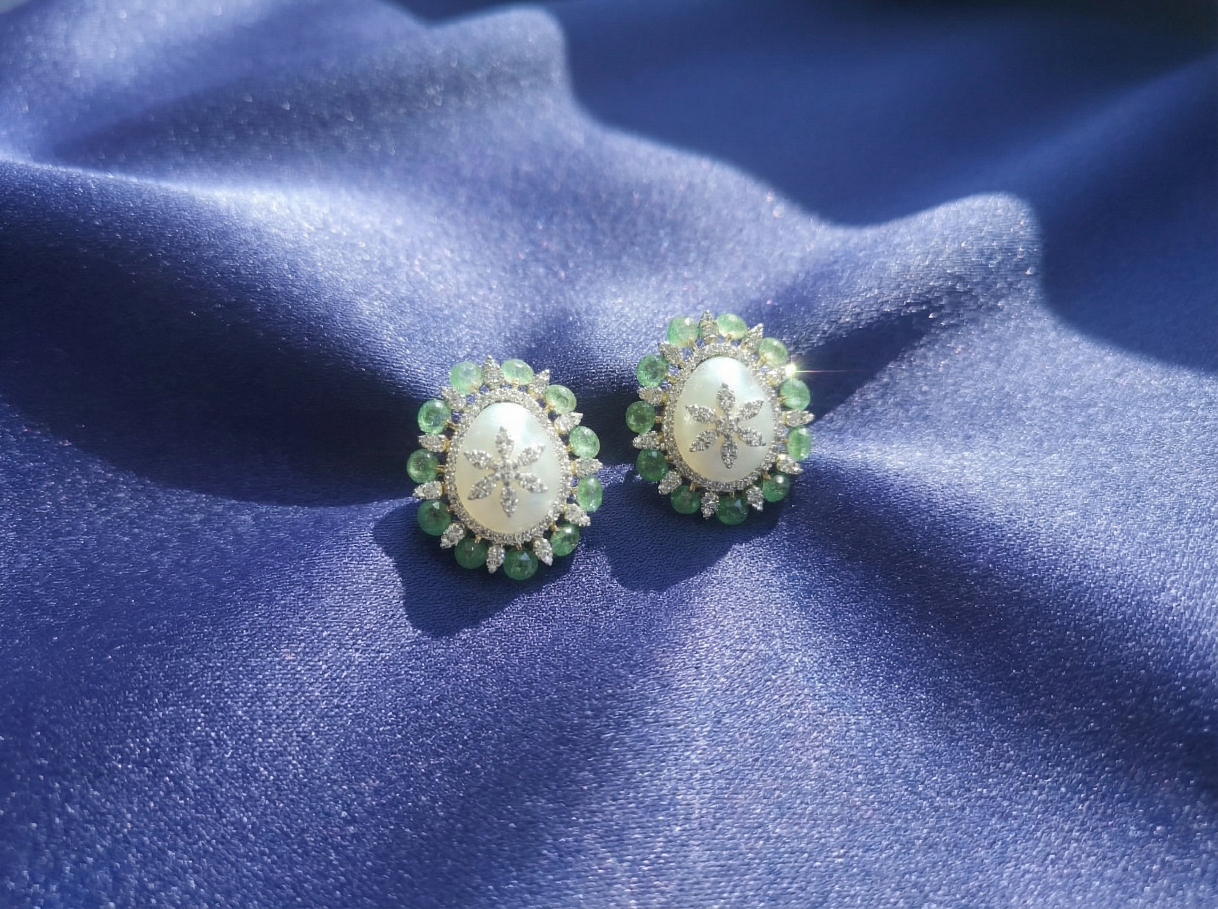 Sets closeup - STG18D90077 - Cosmos Lab Grown Diamonds