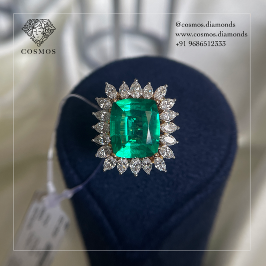 Sparkling emerald diamond ring