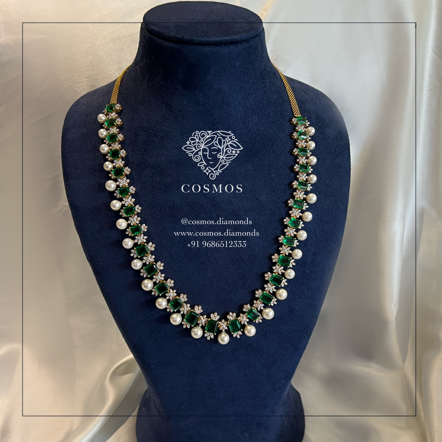 Beautiful emerald diamond necklace